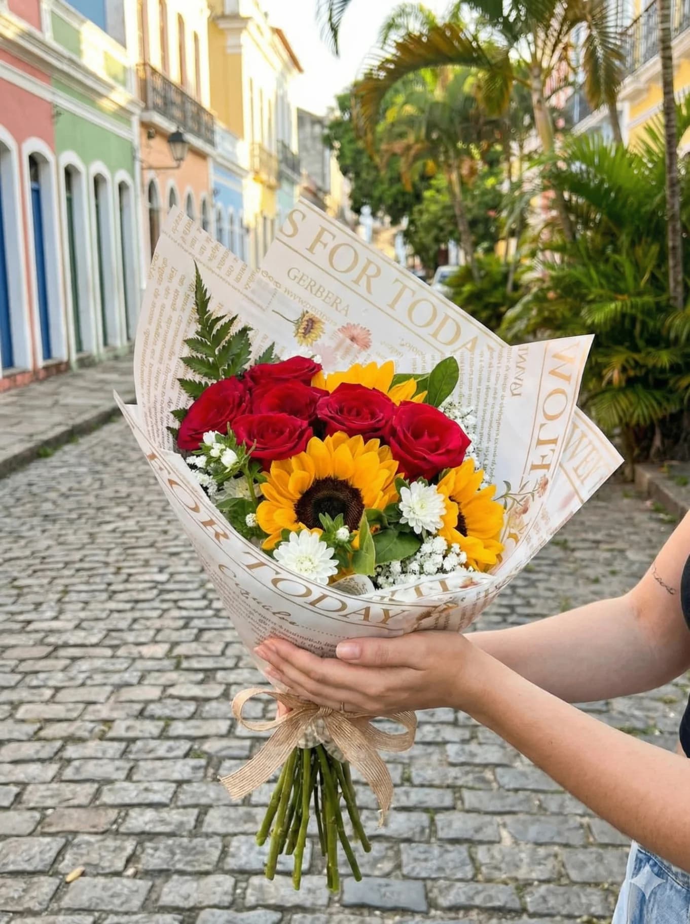 Buquê c/ 3 Rosas e 3 Girassóis